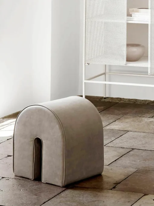 Beklede poef Curved uit nubuckleer