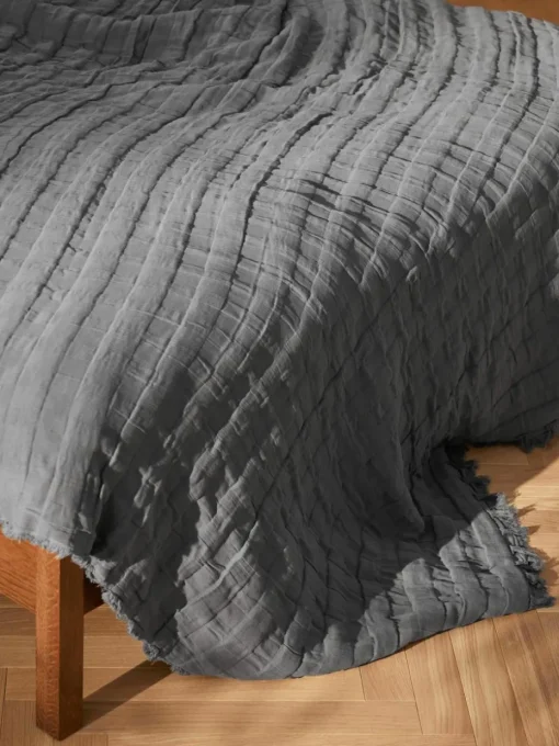 Bethany mousseline sprei met franjes