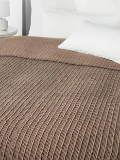 Bouclé bedsprei Thomassin