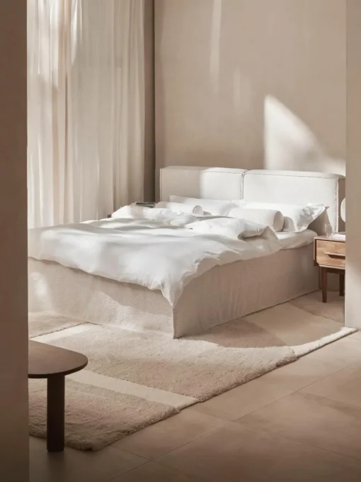 Bouclé boxspring bed Lennon