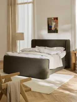 Bouclé boxspring bed Perla
