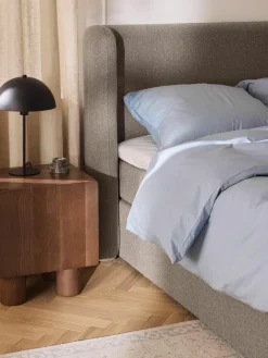 Bouclé boxspring bed Perla
