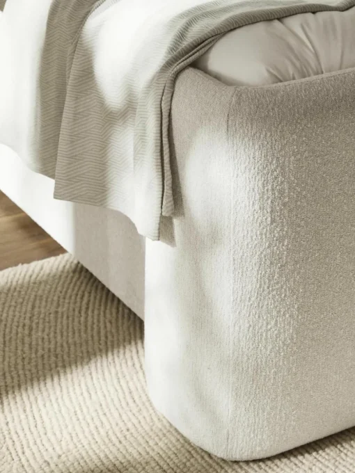 Bouclé boxspring bed Perla met opbergruimte
