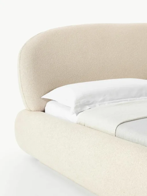 Bouclé gestoffeerd bed Alba met afgeronde hoeken