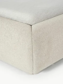 Bouclé gestoffeerd bed Alba met afgeronde hoeken