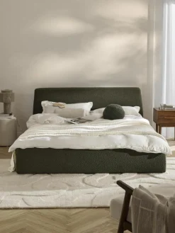 Bouclé gestoffeerd bed Cloud met opbergruimte