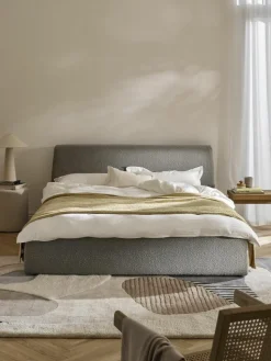 Bouclé gestoffeerd bed Cloud met opbergruimte