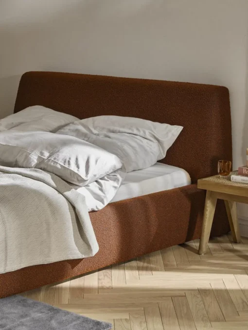 Bouclé gestoffeerd bed Cloud met opbergruimte
