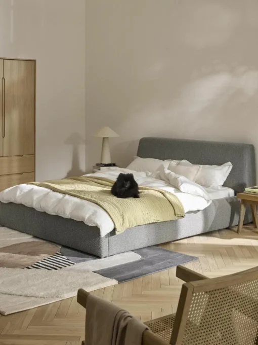 Bouclé gestoffeerd bed Cloud met opbergruimte