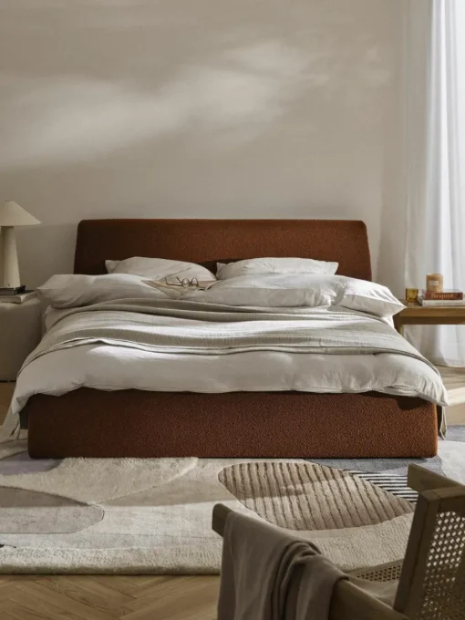 Bouclé gestoffeerd bed Cloud met opbergruimte