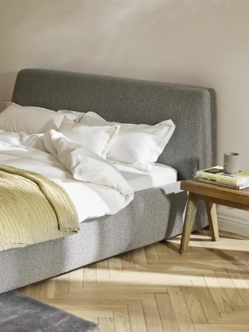 Bouclé gestoffeerd bed Cloud met opbergruimte
