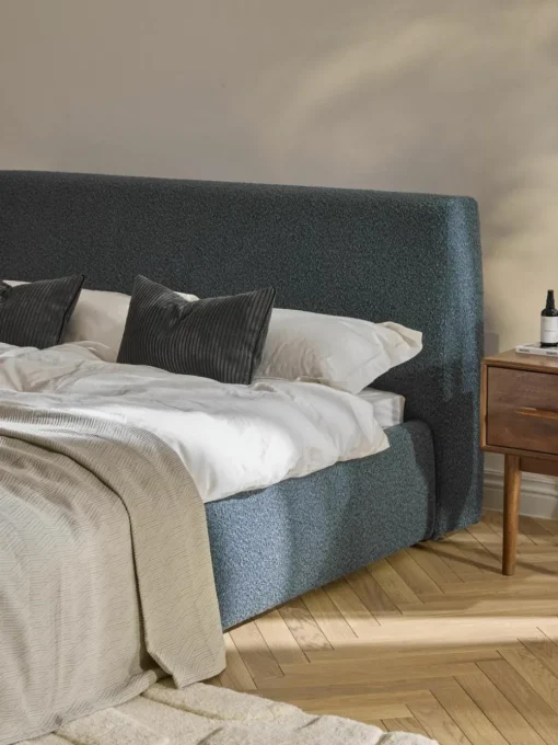 Bouclé gestoffeerd bed Cloud met opbergruimte