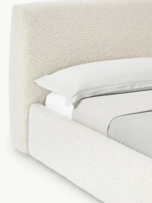 Bouclé gestoffeerd bed Cloud met opbergruimte