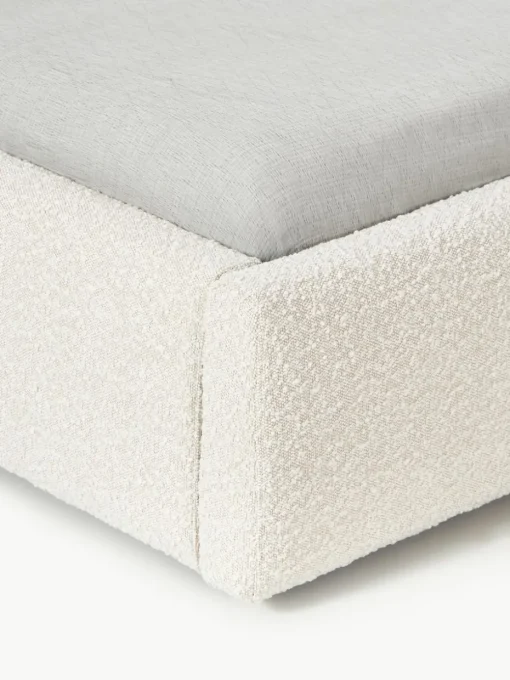 Bouclé gestoffeerd bed Cloud
