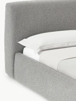Bouclé gestoffeerd bed Cloud met opbergruimte