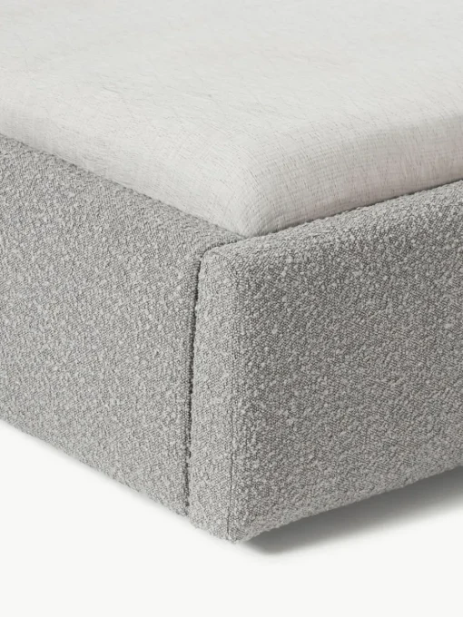 Bouclé gestoffeerd bed Cloud