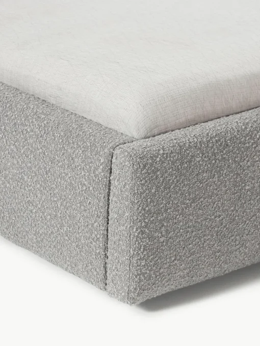 Bouclé gestoffeerd bed Cloud met opbergruimte