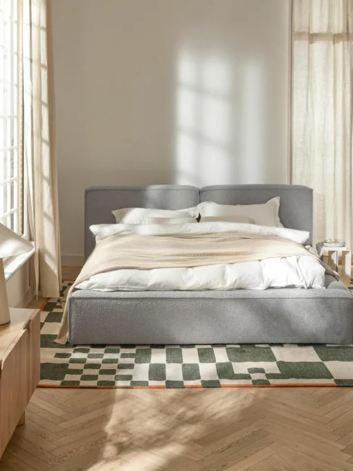 Bouclé gestoffeerd bed Lennon