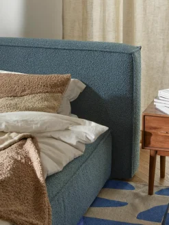 Bouclé gestoffeerd bed Lennon