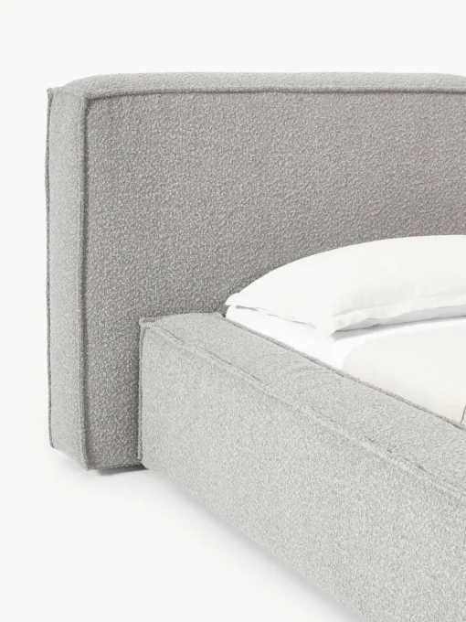 Bouclé gestoffeerd bed Lennon
