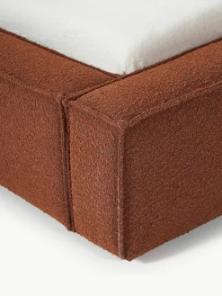 Bouclé gestoffeerd bed Lennon