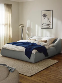 Bouclé gestoffeerd bed Sofia