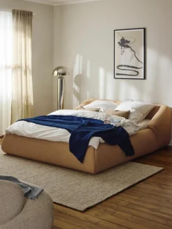 Bouclé gestoffeerd bed Sofia