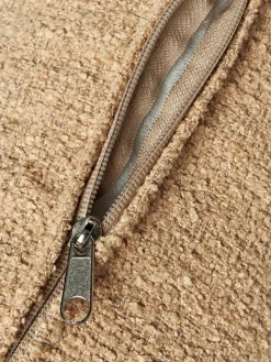 Bouclé nekrol Sofia