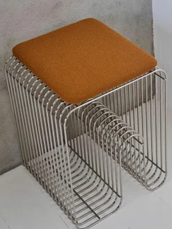 Bouclé zitkussen Curva voor krukjes
