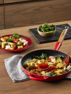 Braadpan Signature Collection uit gietijzer met houten handvat