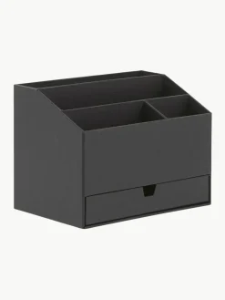 Bureau organizer Greta