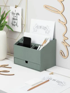 Bureau organizer Greta