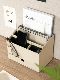Bureau organizer Greta