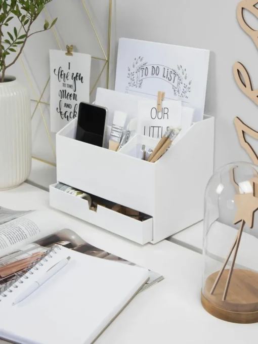 Bureau organizer Greta