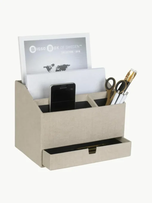 Bureau organizer Greta