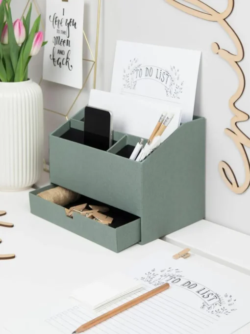 Bureau organizer Greta