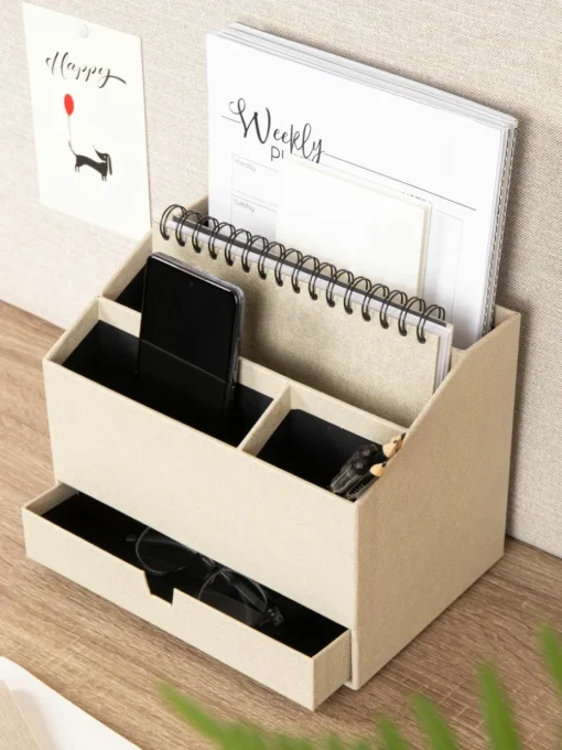 Bureau organizer Greta