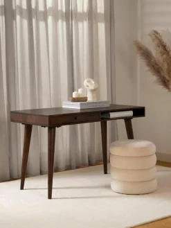 Bureau Tova van massief hout met lades