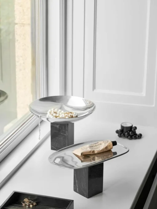 Decoratief dienblad Sapoto met marmeren voetstuk
