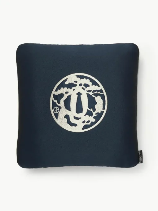 Decoratief kussen Japan met Giorgio Armani logo