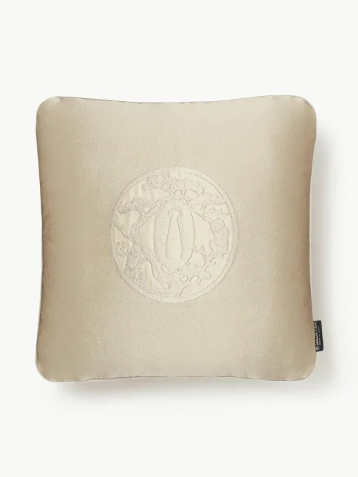 Decoratief kussen Japan met Giorgio Armani logo