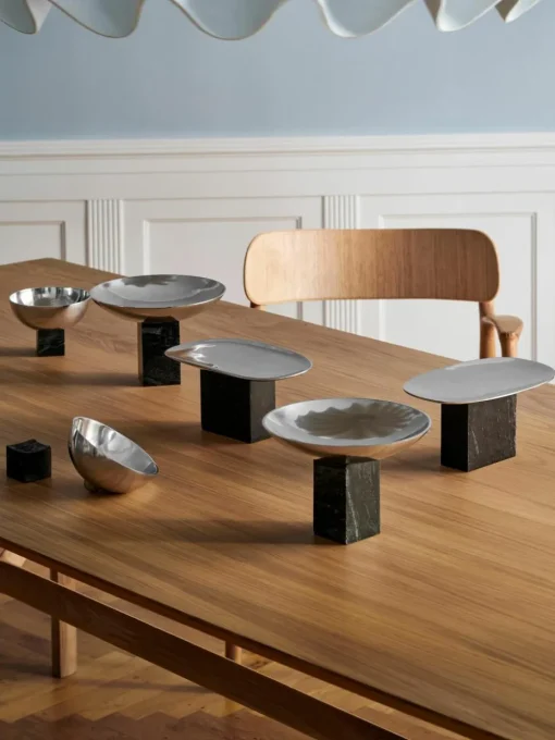 Decoratieve schaal Sapoto met marmeren voetstuk