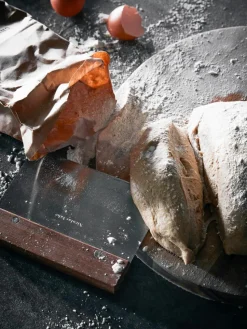 Deegsnijder Puka van acaciahout en edelstaal