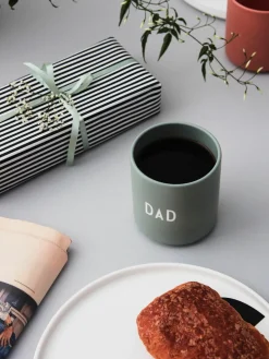 Design beker Favourite DAD/LOVE met opschrift op de voor- en achterzijde