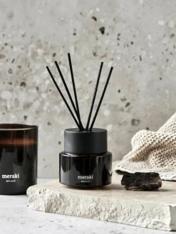 Diffuser Dark Wood (nootmuskaat, kruidnagel & amber)