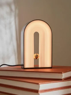 Dimbare LED tafellamp Castellum met diffuser