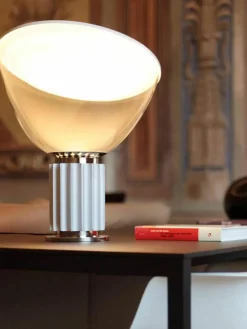 Dimbare LED tafellamp Taccia Small, mondgeblazen