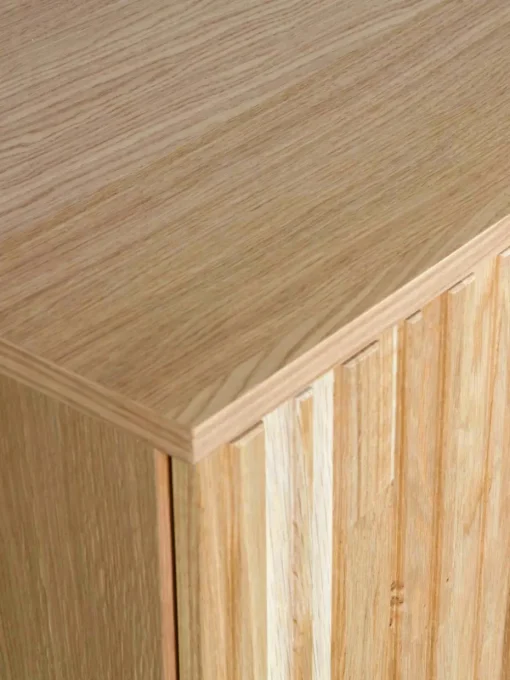 Dressoir Avourio van eikenhout met geribde voorzijde