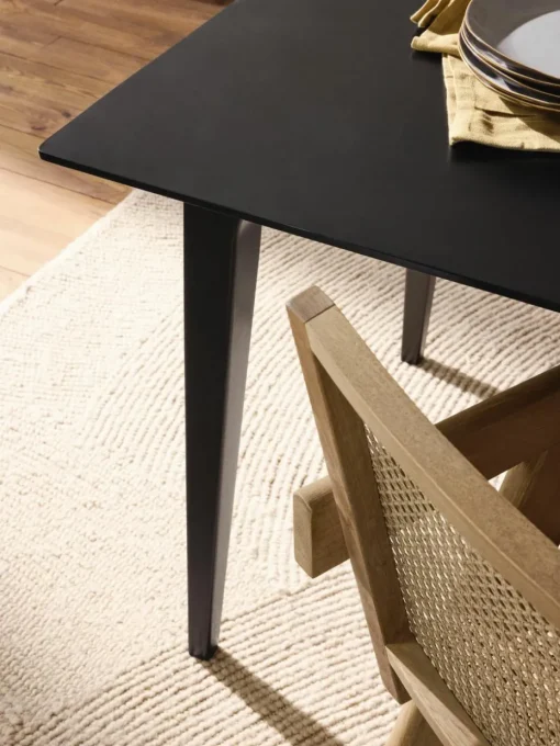 Eettafel Archie van mangohout in zwart, in verschillende formaten