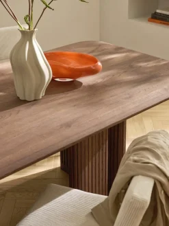 Eettafel Jolka van eikenhout, in verschillende formaten
